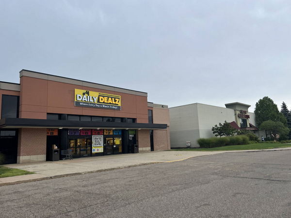 Lansing Mall - Aug 13 2022
